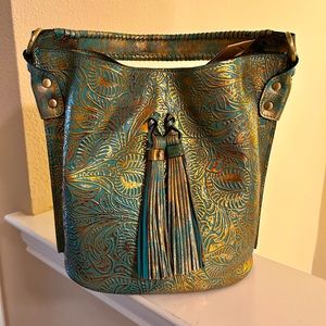 NWT Patricia Nash Octavia Bucket Bag